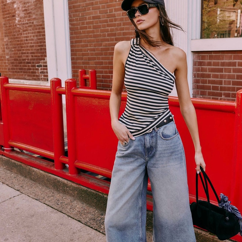 Size 26L We The Free High Top Wide Crop Jeans